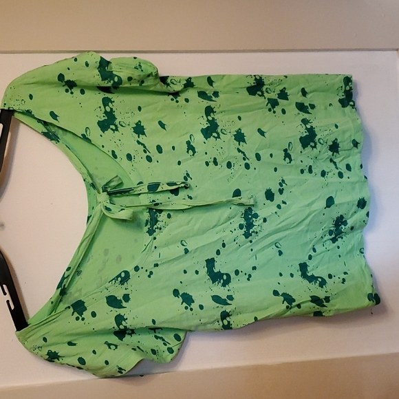 3/$30 Sleeveless "Paint Splatter" TShirt - Picture 2 of 4